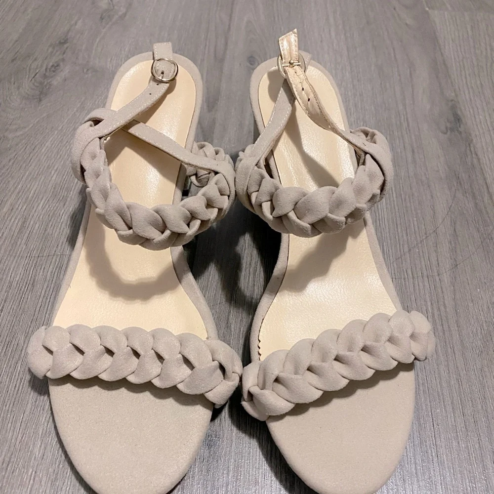Sandal - Picture 1 of 3